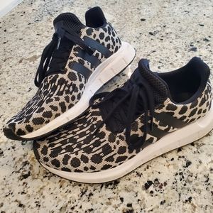 Adidas Swift Run Tennis Shoes